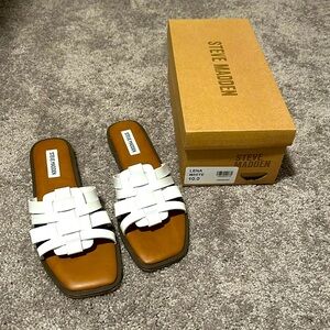 🆕 Women’s White Steve Madden Lena Sandal Size 10